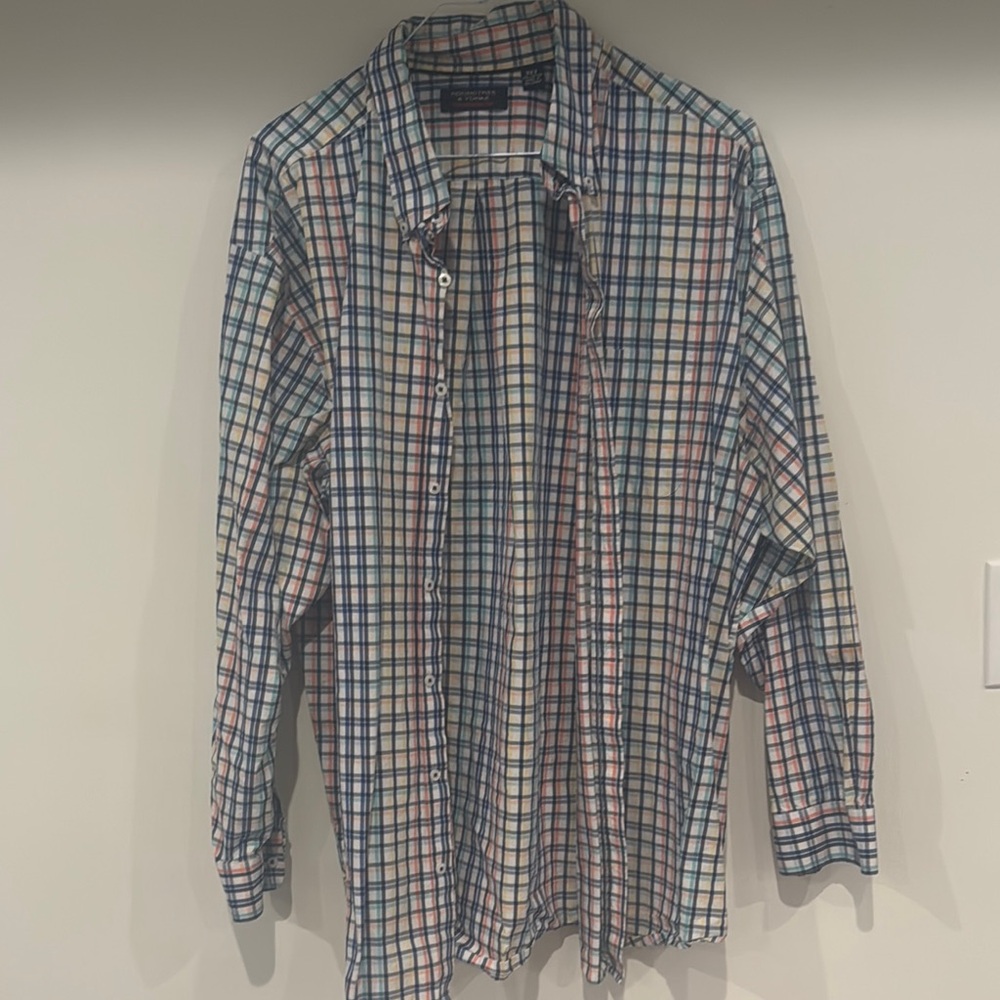 Roundtree & Yorke Blue and Red Casual Button Down Shirt